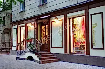 Входная группа в магазине